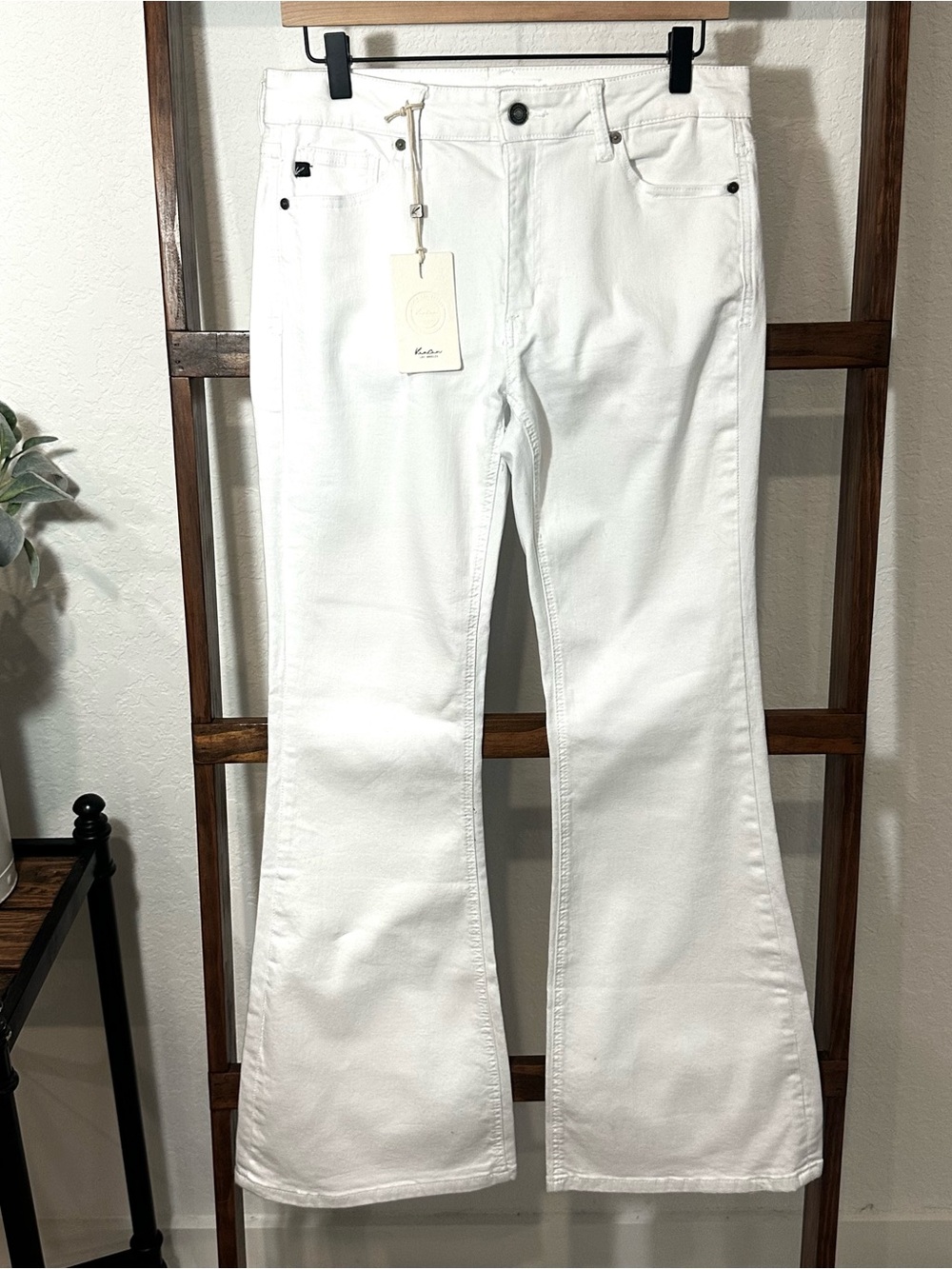 KanCan White Mid Rise Flare Jeans Petite 29 NWT - Picture 3 of 15